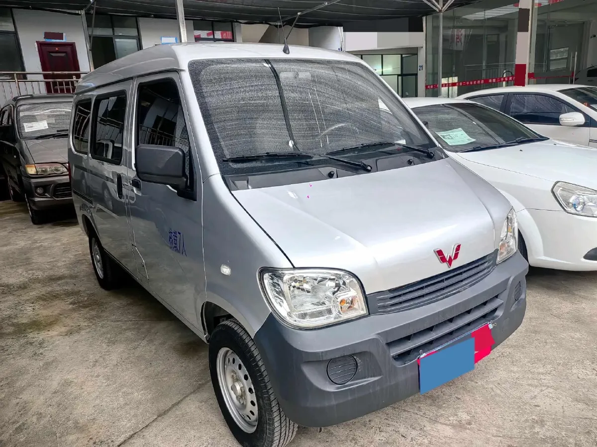 2020 WuLing ZhiGuang 1.2L 76HP L4 5MT,autocango,china used car exporter,china ev exporter,chinese used car exporter,chinese used ev exporter