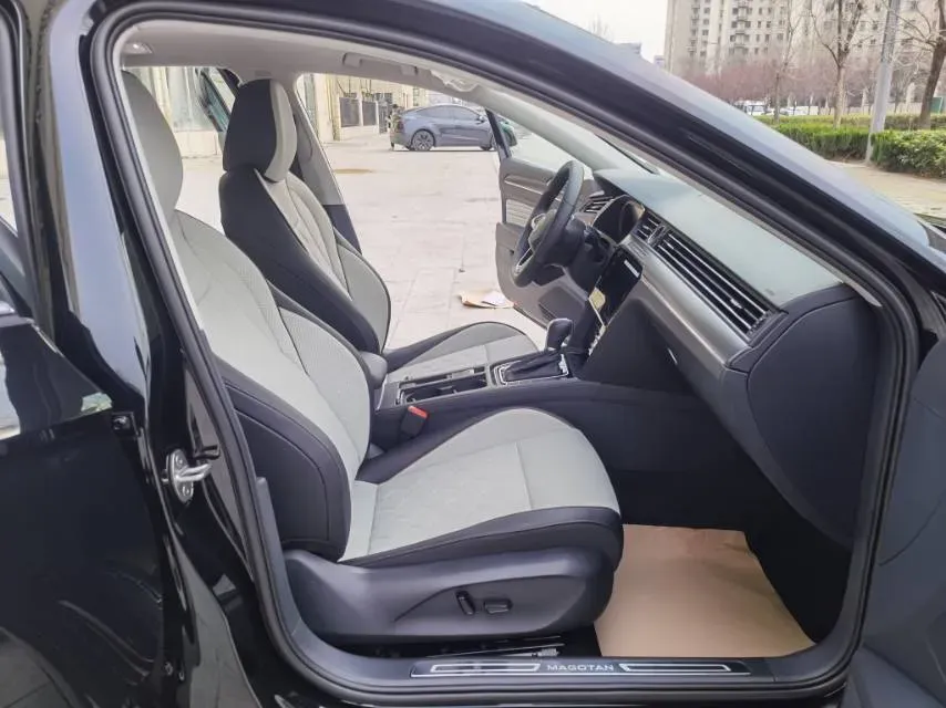 2026 Volkswagen Magotan 2.0T 220HP L4 7DCT,autocango,china used car exporter,china ev exporter,chinese used car exporter,chinese used ev exporter