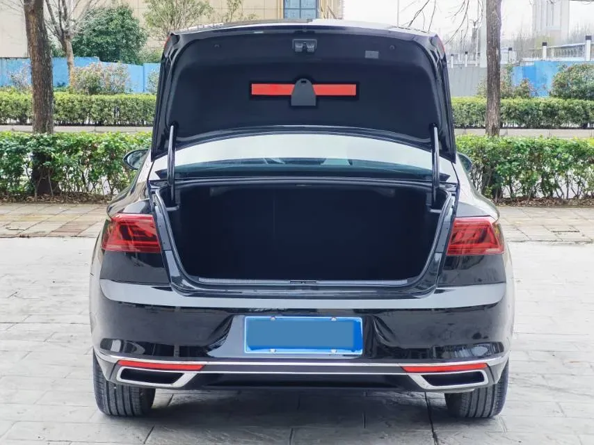 2026 Volkswagen Magotan 2.0T 220HP L4 7DCT,autocango,china used car exporter,china ev exporter,chinese used car exporter,chinese used ev exporter