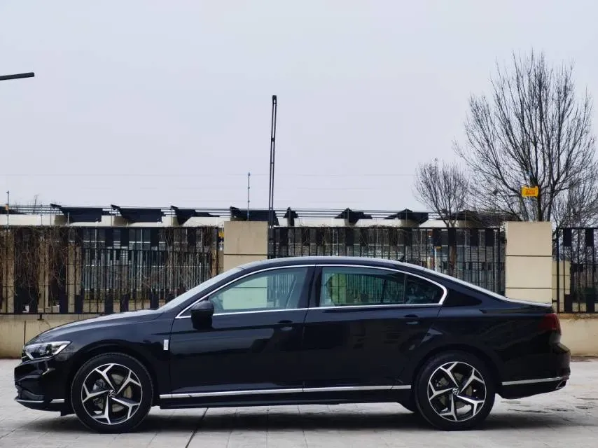 2026 Volkswagen Magotan 2.0T 220HP L4 7DCT,autocango,china used car exporter,china ev exporter,chinese used car exporter,chinese used ev exporter