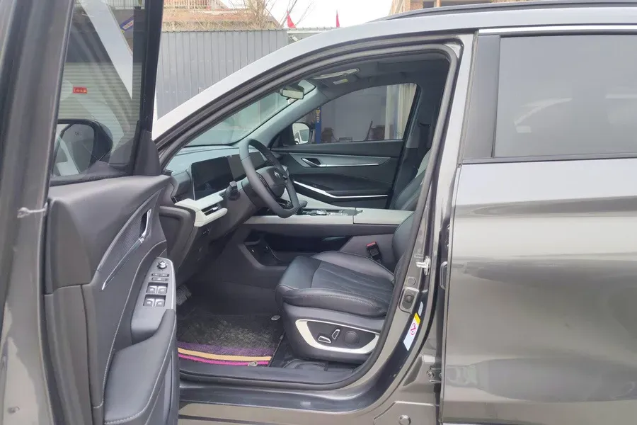 2024 ChangAn CS75 Plus 1.5T 188HP L4 8AT,autocango,china used car exporter,china ev exporter,chinese used car exporter,chinese used ev exporter