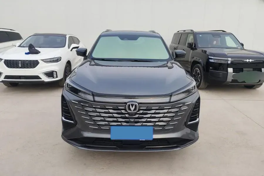 2024 ChangAn CS75 Plus 1.5T 188HP L4 8AT,autocango,china used car exporter,china ev exporter,chinese used car exporter,chinese used ev exporter