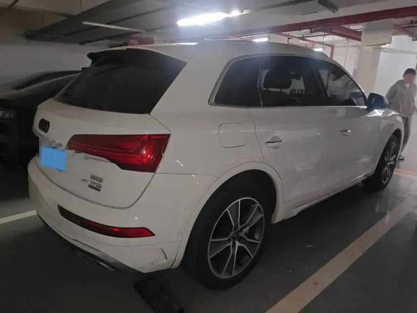 2022 Audi Q5L 2.0T 252HP L4 7DCT,autocango,china used car exporter,china ev exporter,chinese used car exporter,chinese used ev exporter