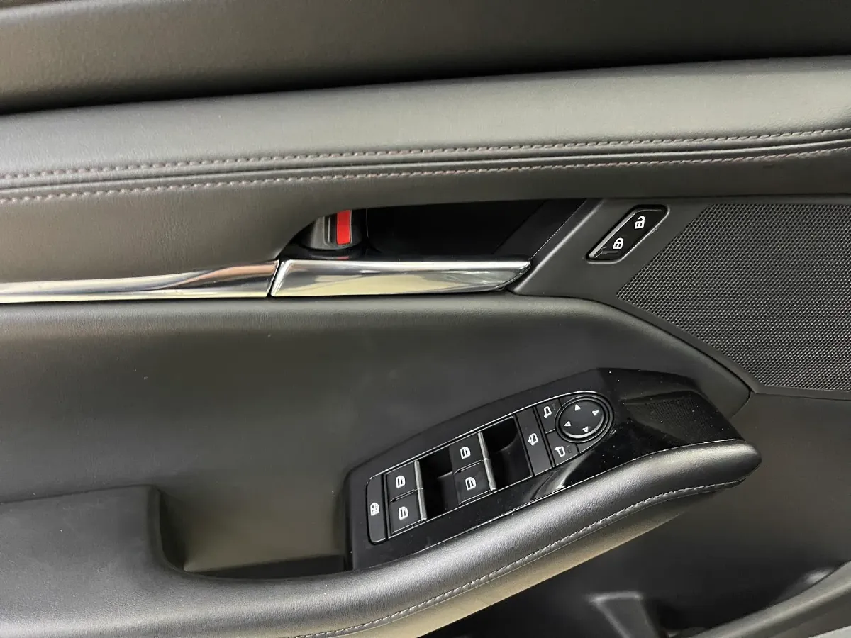 2022 Mazda 3 Axela 2.0L 158HP L4 6AT,autocango,china used car exporter,china ev exporter,chinese used car exporter,chinese used ev exporter