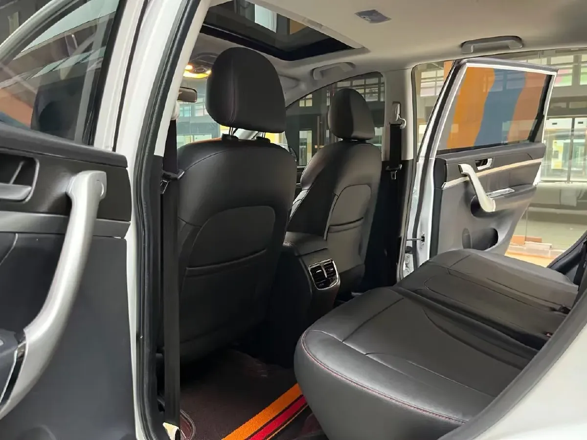 2019 Haval M6 1.5T 150HP L4 7DCT,autocango,china used car exporter,china ev exporter,chinese used car exporter,chinese used ev exporter