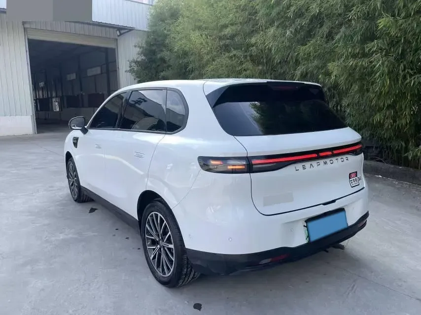 2025 Leapmotor B10 BEV 67.1KWH,autocango,china used car exporter,china ev exporter,chinese used car exporter,chinese used ev exporter