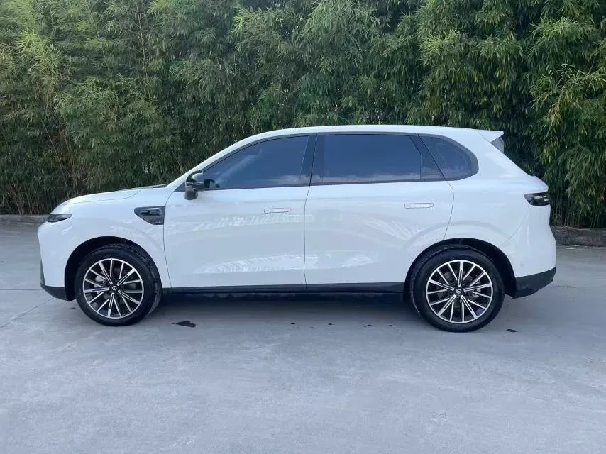 2025 Leapmotor B10 BEV 67.1KWH,autocango,china used car exporter,china ev exporter,chinese used car exporter,chinese used ev exporter
