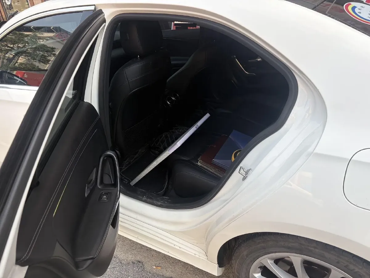 2021 Mercedes-Benz A Class 1.3T 163HP L4 7DCT,autocango,china used car exporter,china ev exporter,chinese used car exporter,chinese used ev exporter