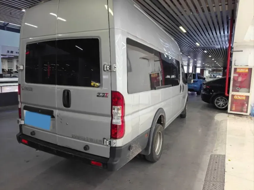 2023 Ford Transit 2.0T 220HP L4 5MT,autocango,china used car exporter,china ev exporter,chinese used car exporter,chinese used ev exporter