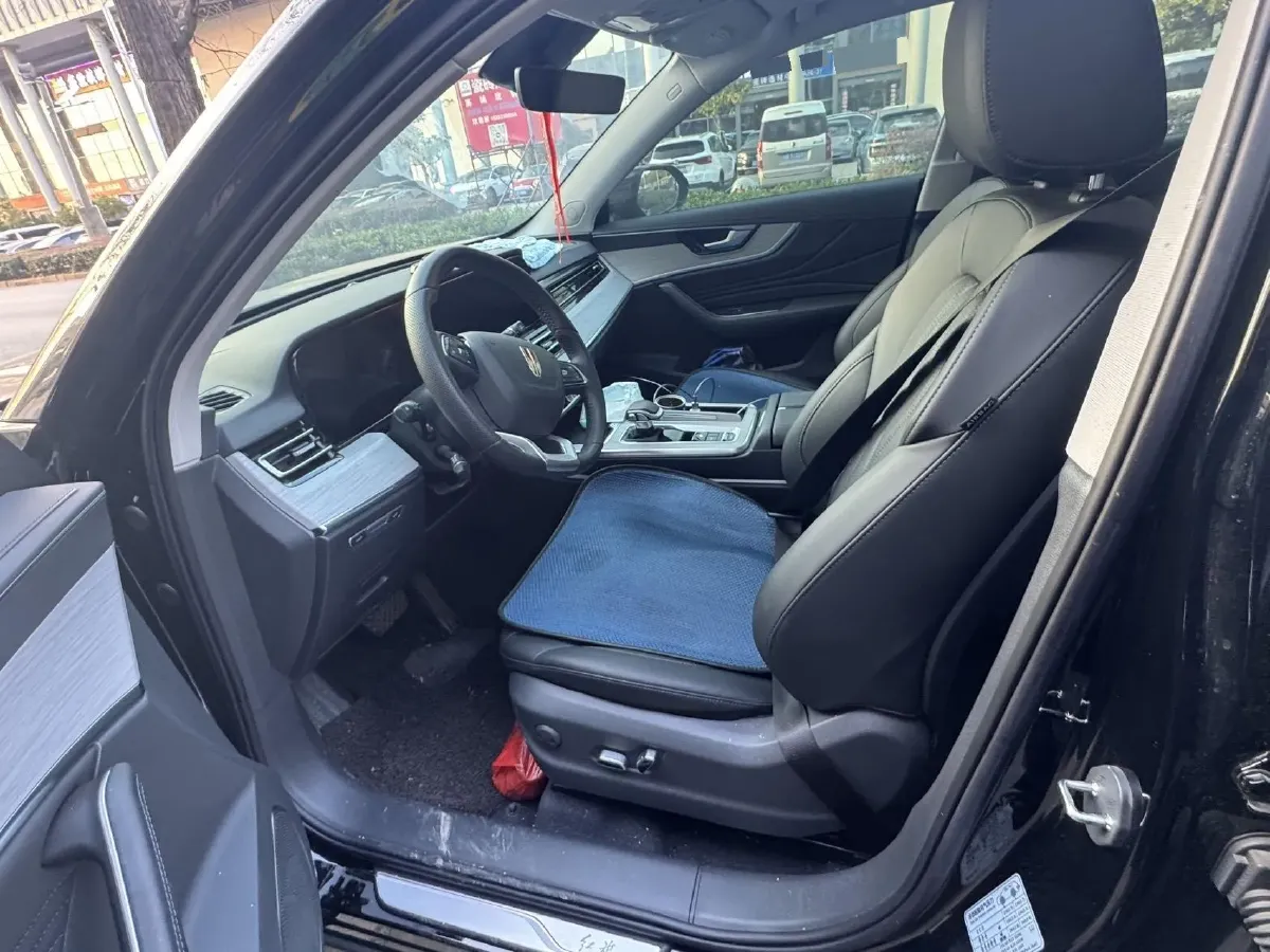 2025 HongQi HS5 2.0T 252HP L4 8AT,autocango,china used car exporter,china ev exporter,chinese used car exporter,chinese used ev exporter