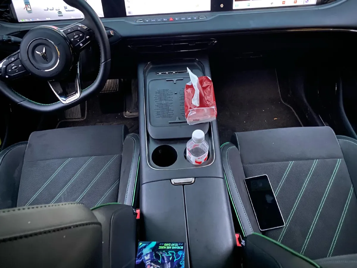 2025 Voyah FREE 1.5T 150HP L4 REEV 43KWH,autocango,china used car exporter,china ev exporter,chinese used car exporter,chinese used ev exporter