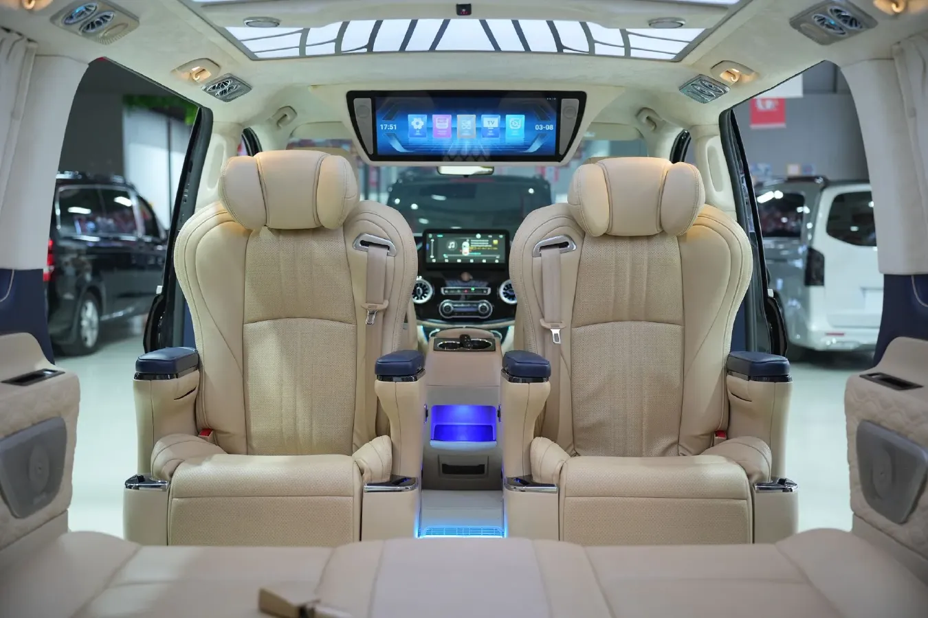 2021 Mercedes-Benz Vito 2.0T 211HP L4 9AT,autocango,china used car exporter,china ev exporter,chinese used car exporter,chinese used ev exporter