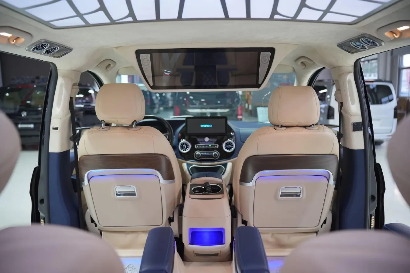 2021 Mercedes-Benz Vito 2.0T 211HP L4 9AT,autocango,china used car exporter,china ev exporter,chinese used car exporter,chinese used ev exporter