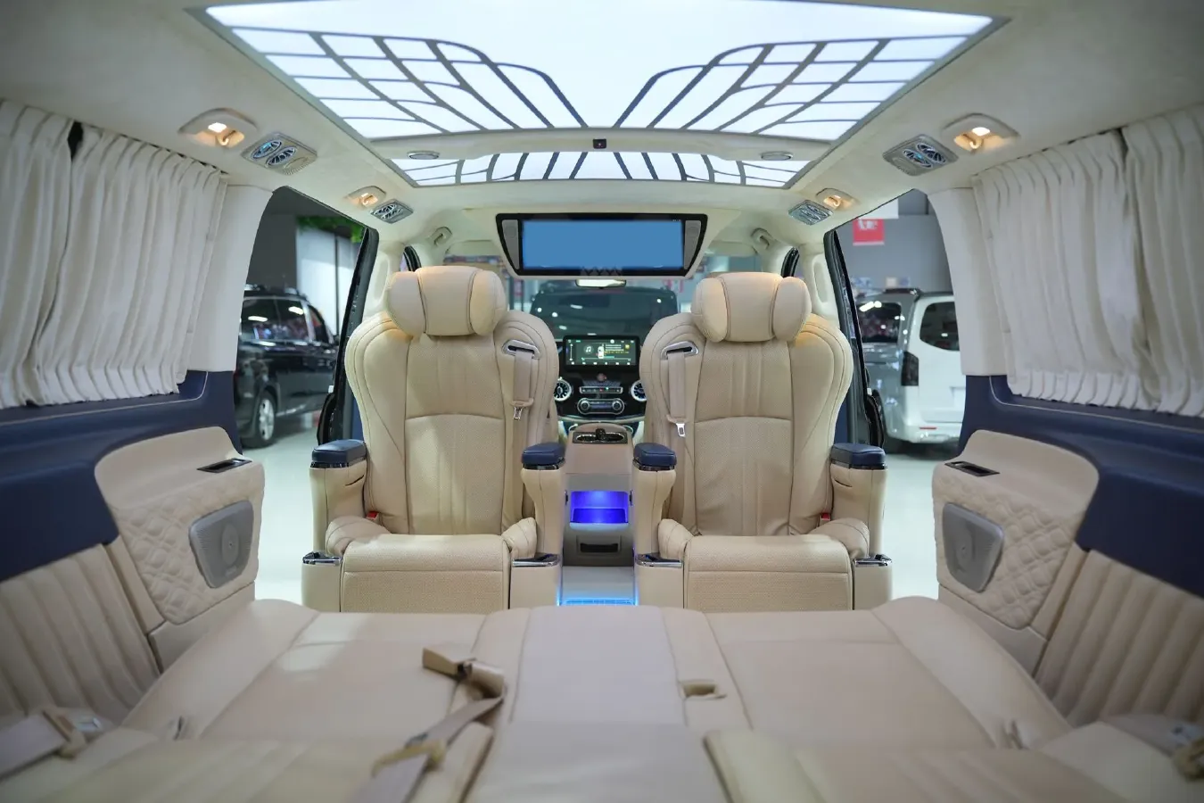 2021 Mercedes-Benz Vito 2.0T 211HP L4 9AT,autocango,china used car exporter,china ev exporter,chinese used car exporter,chinese used ev exporter