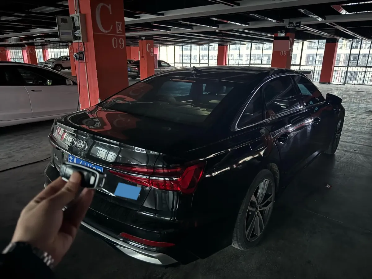 2023 Audi A6L 2.0T 190HP L4 7DCT,autocango,china used car exporter,china ev exporter,chinese used car exporter,chinese used ev exporter