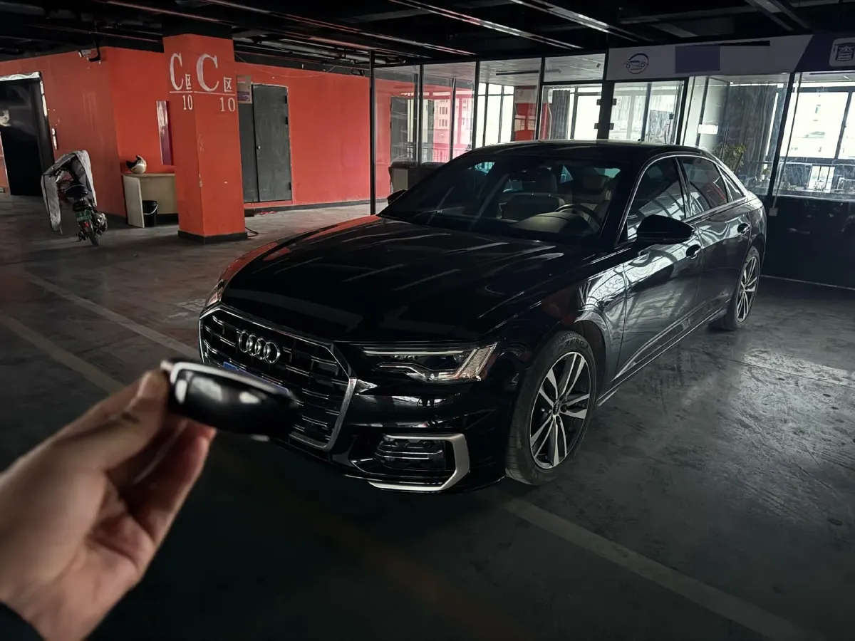 2023 Audi A6L 2.0T 190HP L4 7DCT,autocango,china used car exporter,china ev exporter,chinese used car exporter,chinese used ev exporter