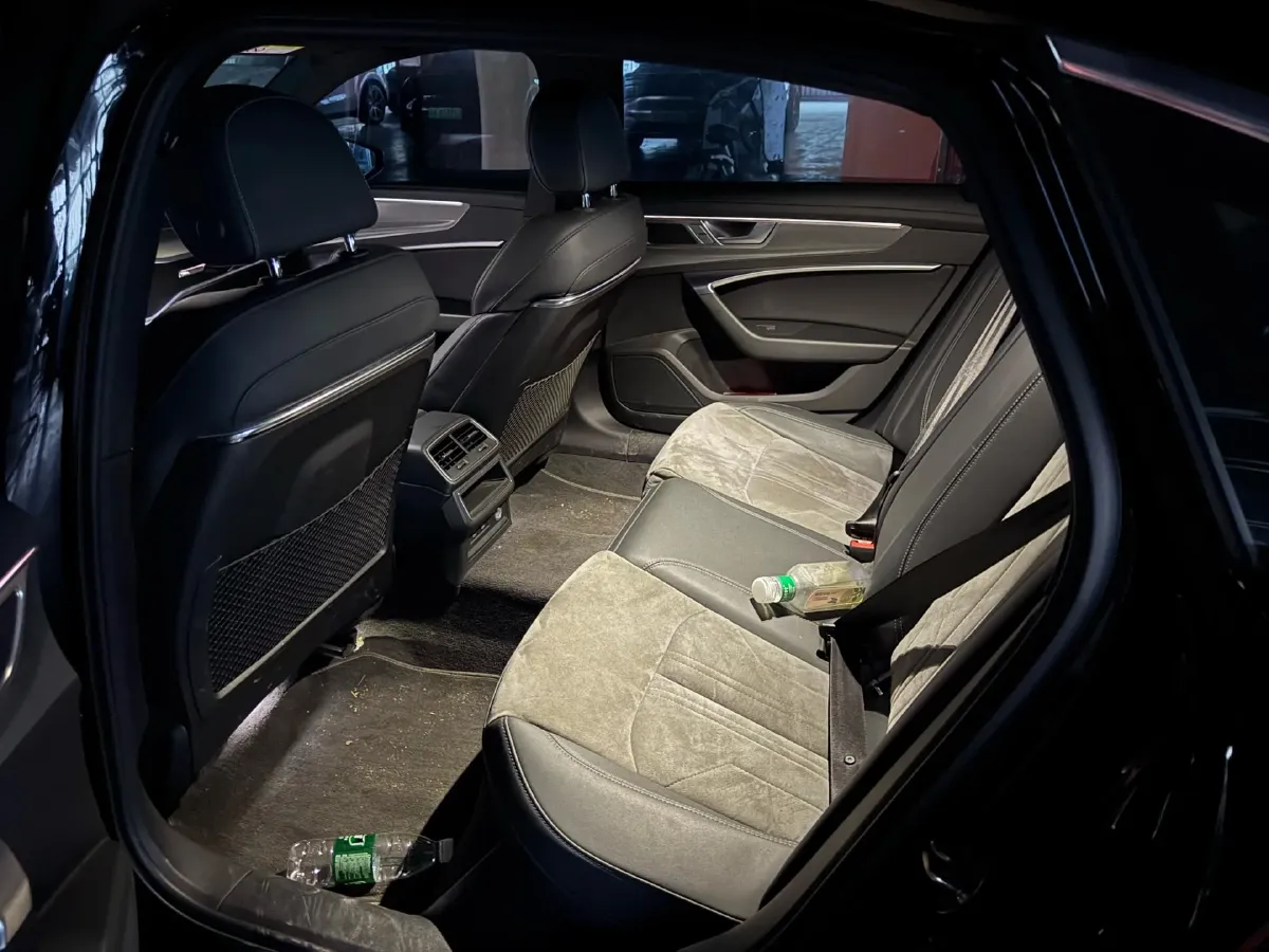 2023 Audi A6L 2.0T 190HP L4 7DCT,autocango,china used car exporter,china ev exporter,chinese used car exporter,chinese used ev exporter