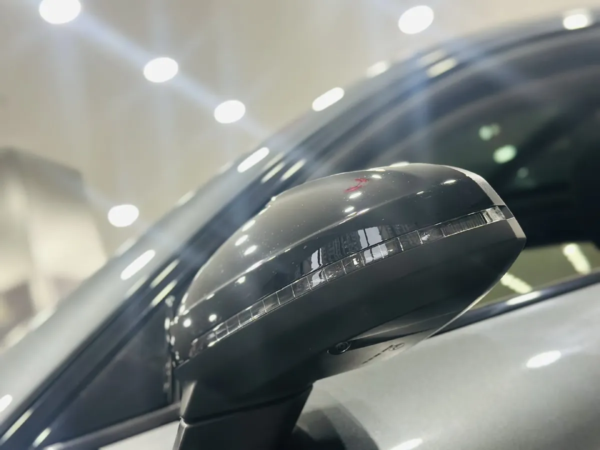 2022 Audi A4L 2.0T 190HP L4 7DCT,autocango,china used car exporter,china ev exporter,chinese used car exporter,chinese used ev exporter