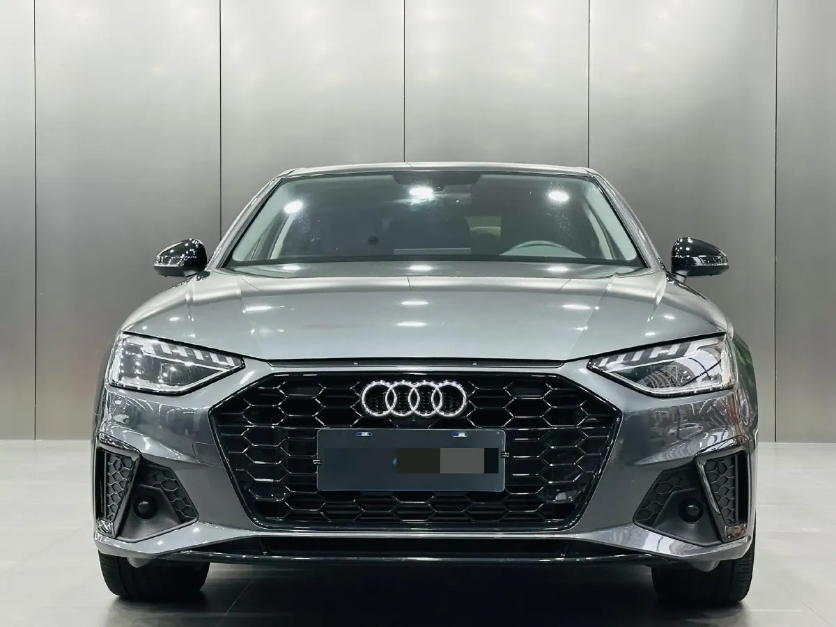 2022 Audi A4L 2.0T 190HP L4 7DCT,autocango,china used car exporter,china ev exporter,chinese used car exporter,chinese used ev exporter