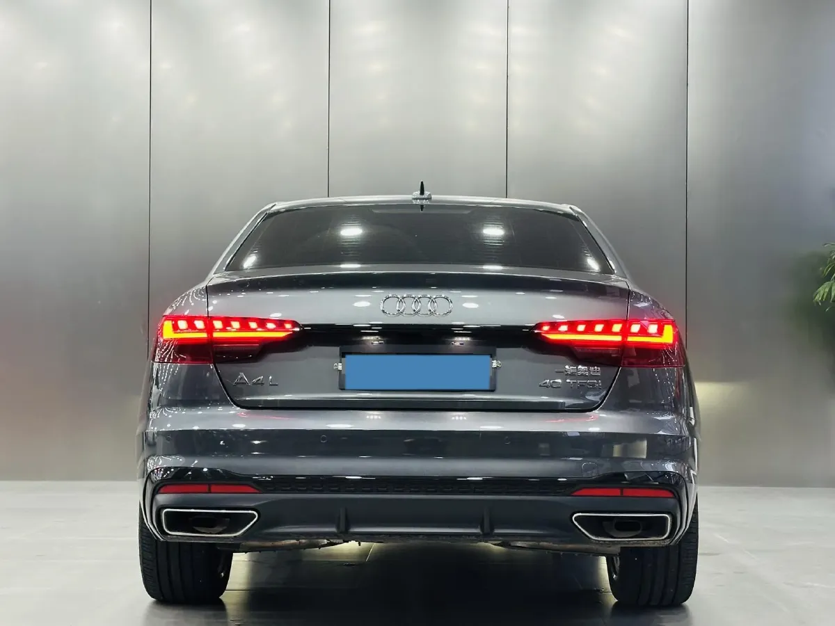 2022 Audi A4L 2.0T 190HP L4 7DCT,autocango,china used car exporter,china ev exporter,chinese used car exporter,chinese used ev exporter