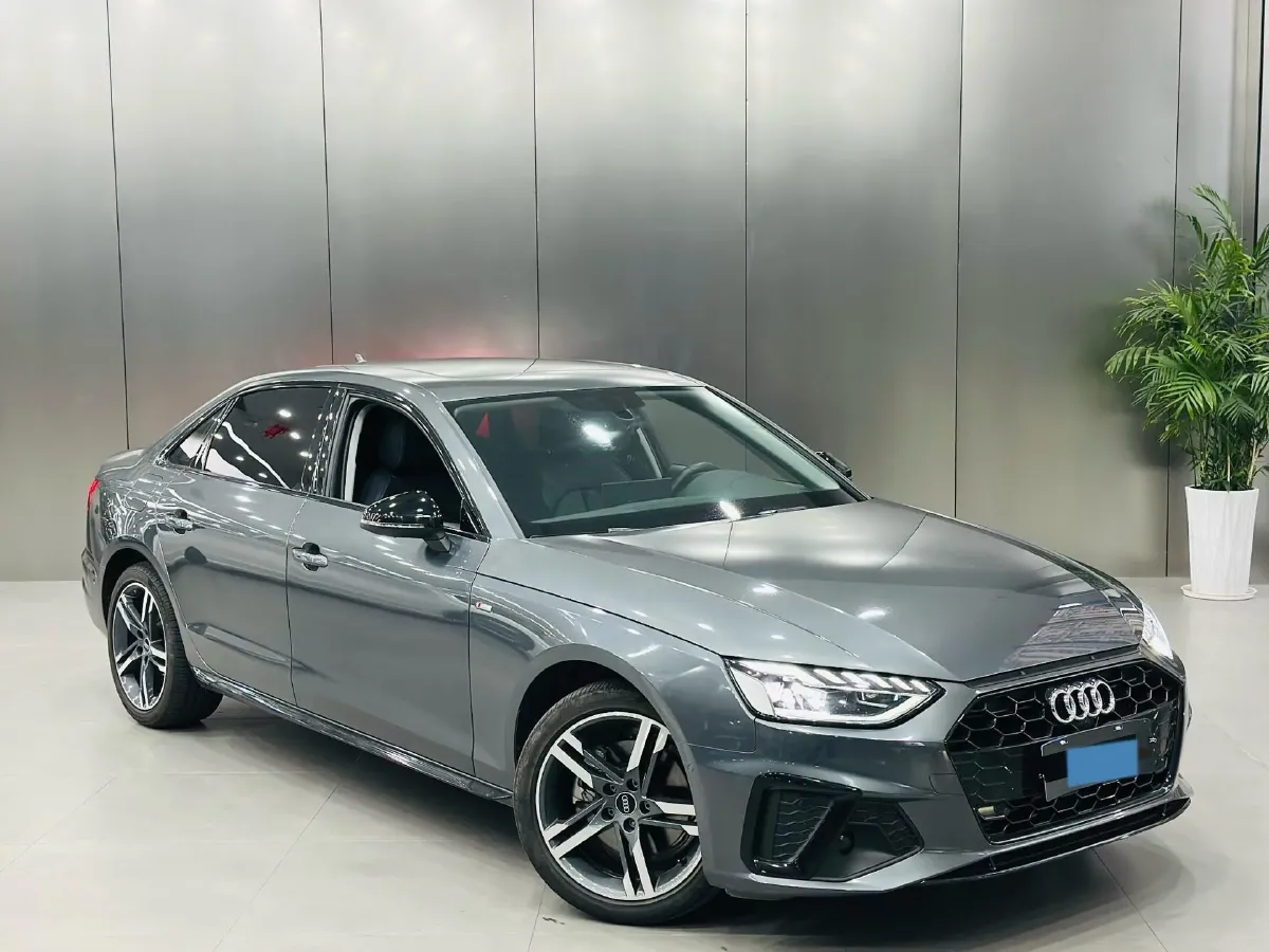 2022 Audi A4L 2.0T 190HP L4 7DCT,autocango,china used car exporter,china ev exporter,chinese used car exporter,chinese used ev exporter