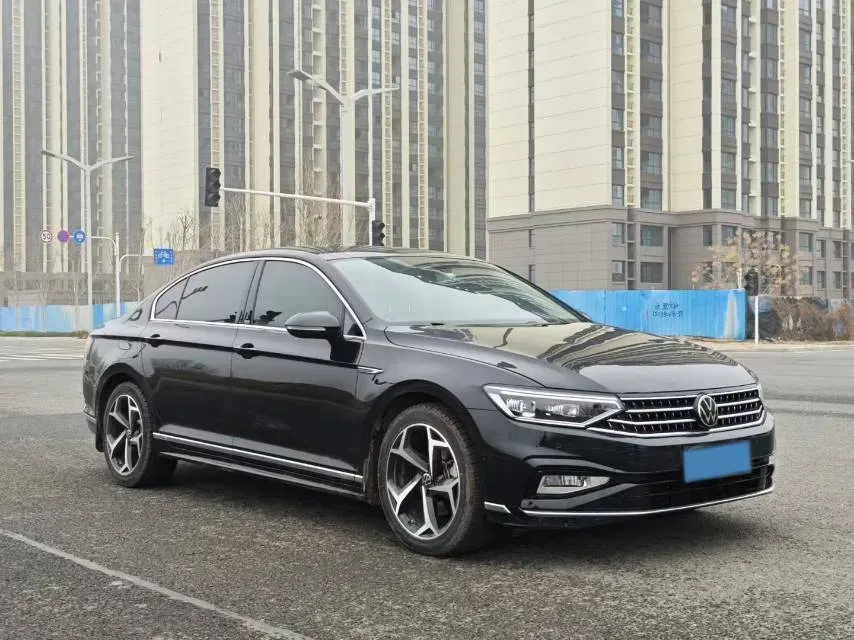 2023 Volkswagen Magotan 2.0T 186HP L4 7DCT,autocango,china used car exporter,china ev exporter,chinese used car exporter,chinese used ev exporter