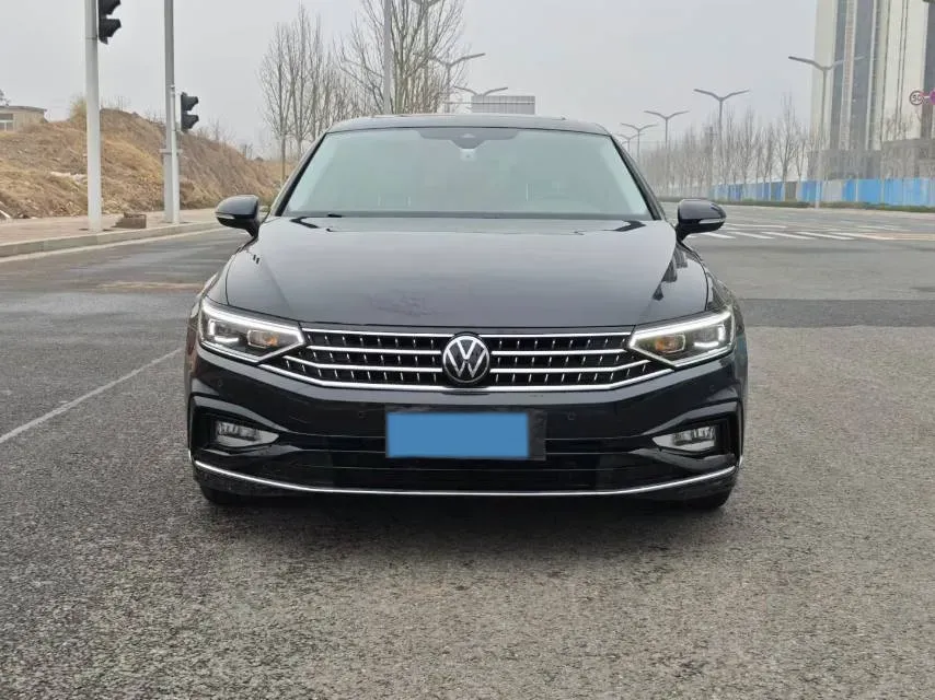 2023 Volkswagen Magotan 2.0T 186HP L4 7DCT,autocango,china used car exporter,china ev exporter,chinese used car exporter,chinese used ev exporter