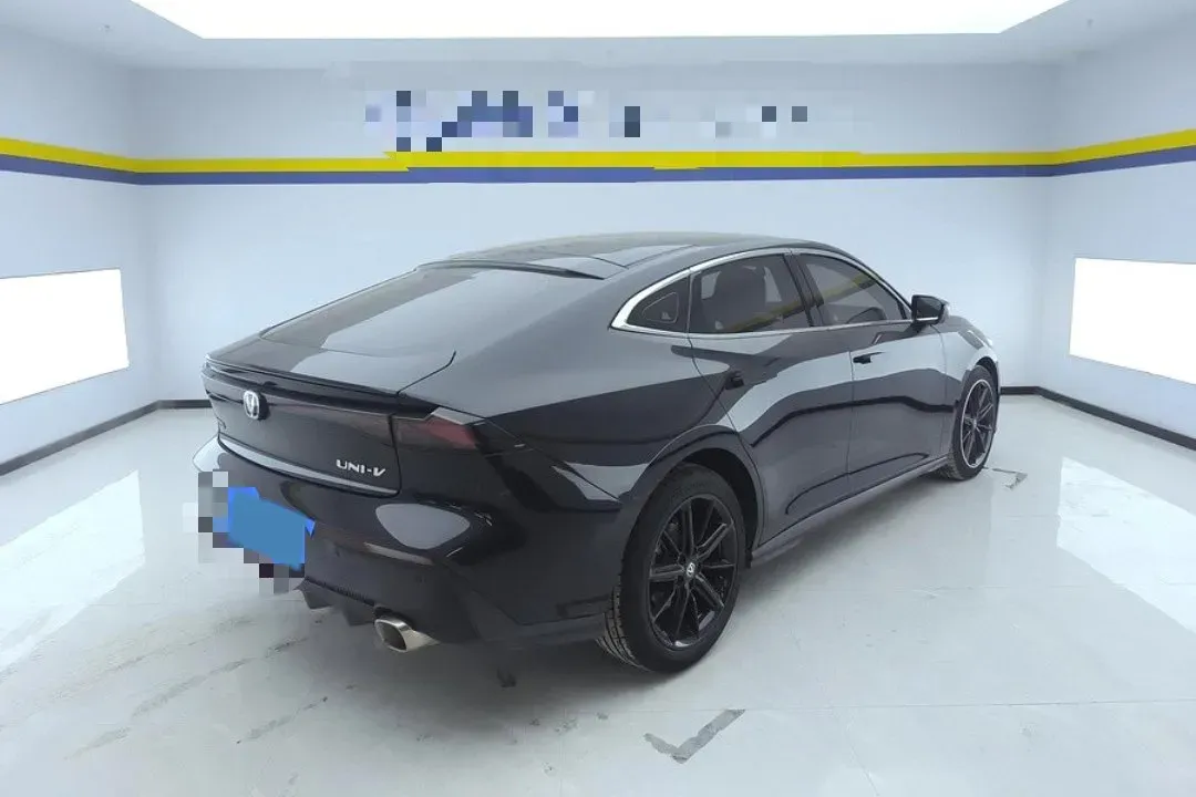 2022 ChangAn UNI-V 1.5T 188HP L4 7DCT,autocango,china used car exporter,china ev exporter,chinese used car exporter,chinese used ev exporter