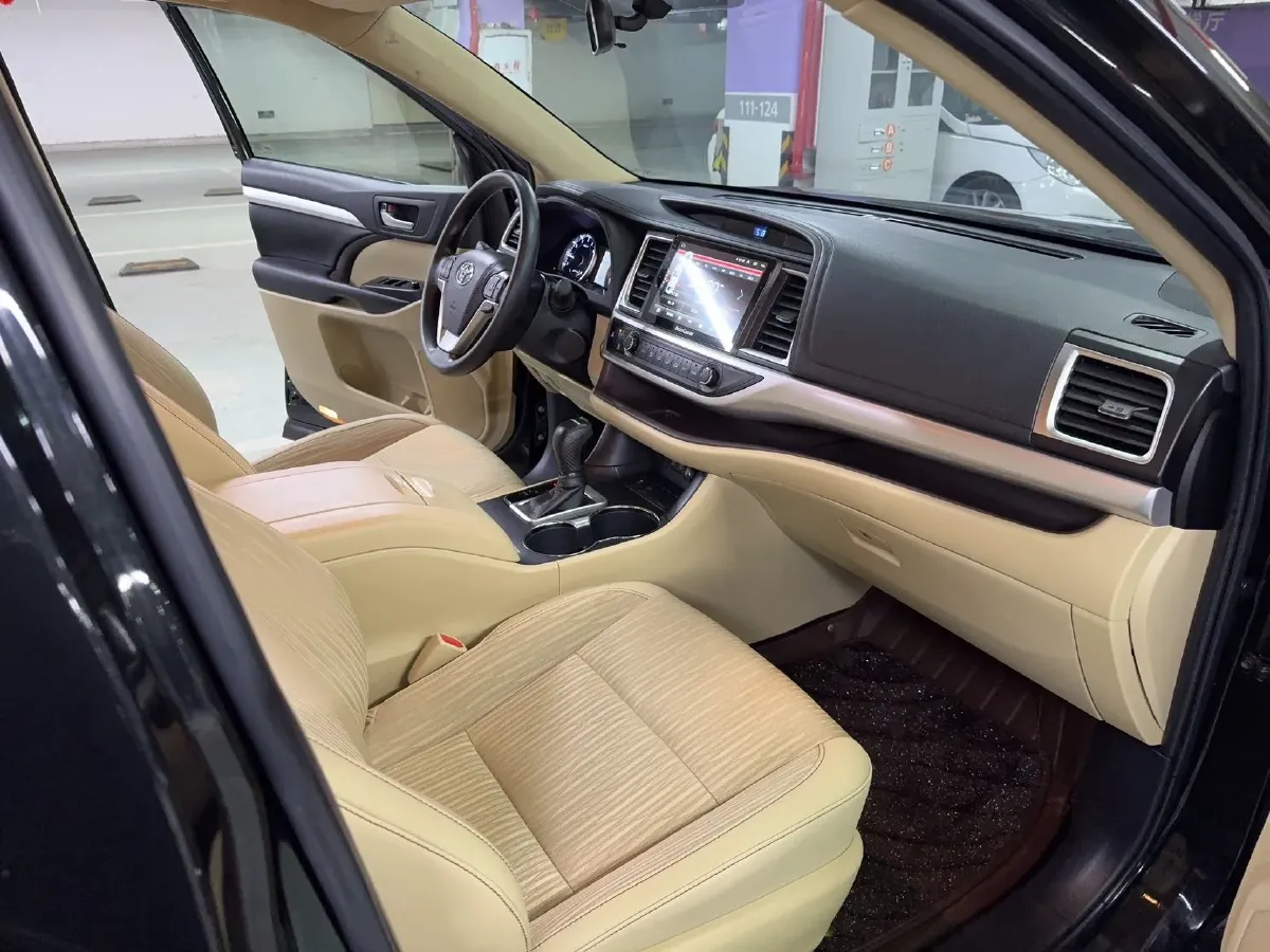 2018 Toyota Highlander 2.0T 220HP L4 6AT,autocango,china used car exporter,china ev exporter,chinese used car exporter,chinese used ev exporter