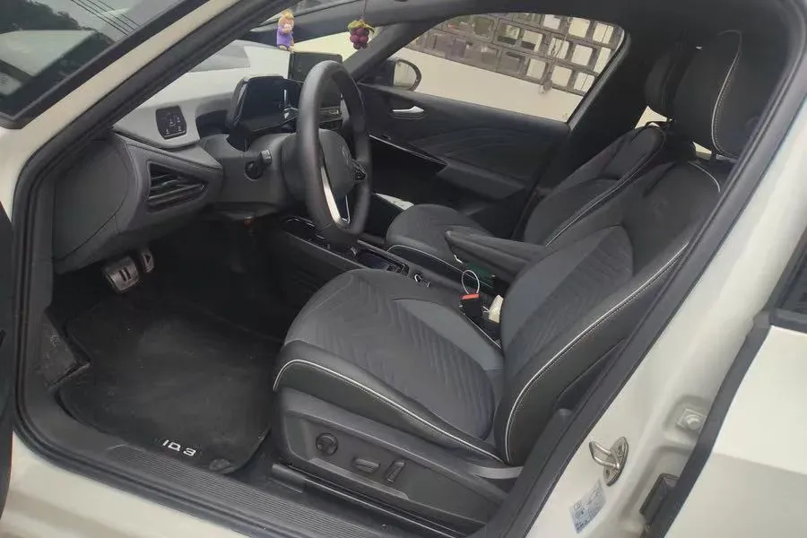 2024 Volkswagen ID.3 BEV 52.8KWH,autocango,china used car exporter,china ev exporter,chinese used car exporter,chinese used ev exporter