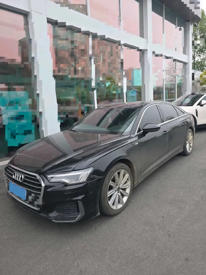 2022 Audi A6L 2.0T 224HP L4 7DCT,autocango,china used car exporter,china ev exporter,chinese used car exporter,chinese used ev exporter