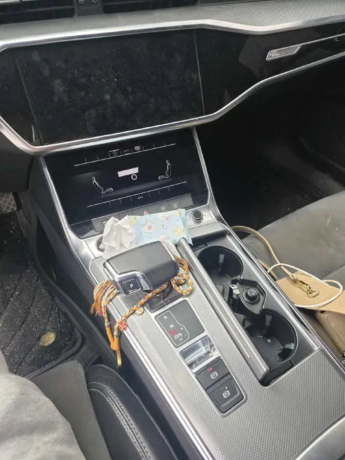 2022 Audi A6L 2.0T 224HP L4 7DCT,autocango,china used car exporter,china ev exporter,chinese used car exporter,chinese used ev exporter