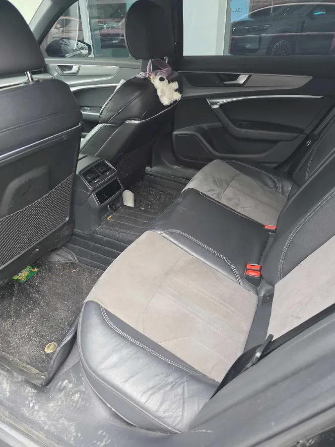 2022 Audi A6L 2.0T 224HP L4 7DCT,autocango,china used car exporter,china ev exporter,chinese used car exporter,chinese used ev exporter