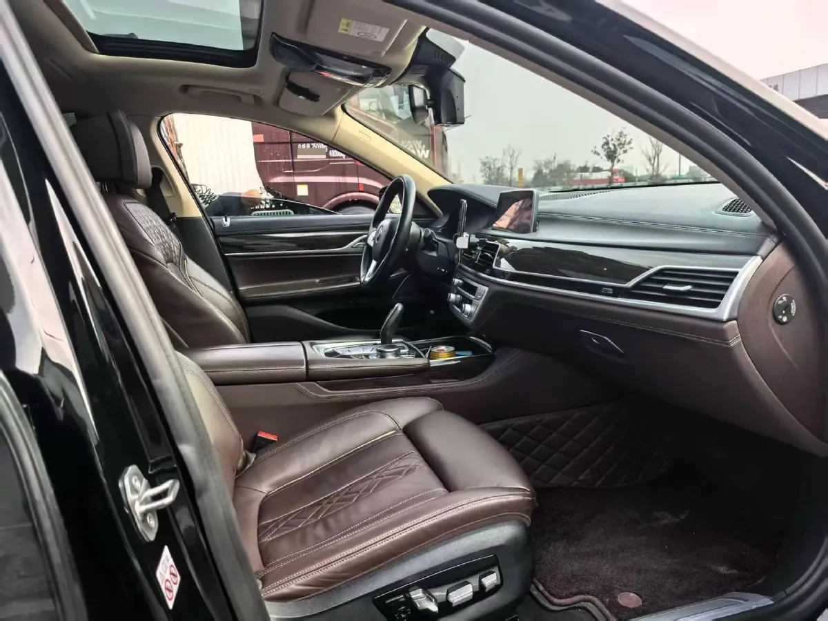 2019 BMW 7 Series 2.0T 265HP L4 8AT,autocango,china used car exporter,china ev exporter,chinese used car exporter,chinese used ev exporter