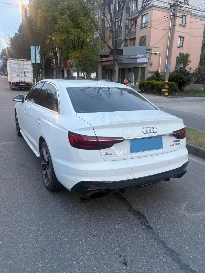 2024 Audi A4L 2.0T 190HP L4 7DCT,autocango,china used car exporter,china ev exporter,chinese used car exporter,chinese used ev exporter