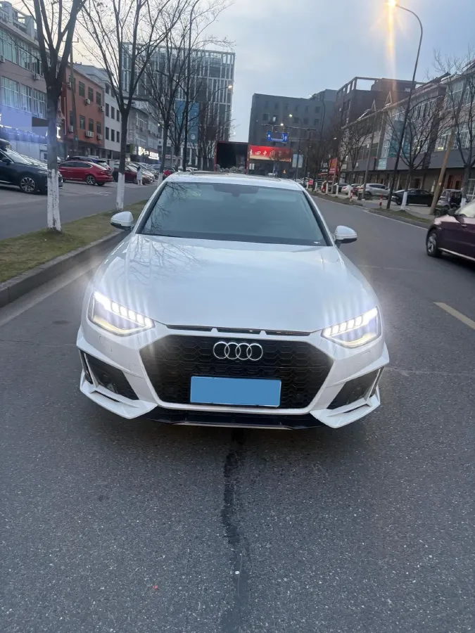 2024 Audi A4L 2.0T 190HP L4 7DCT,autocango,china used car exporter,china ev exporter,chinese used car exporter,chinese used ev exporter
