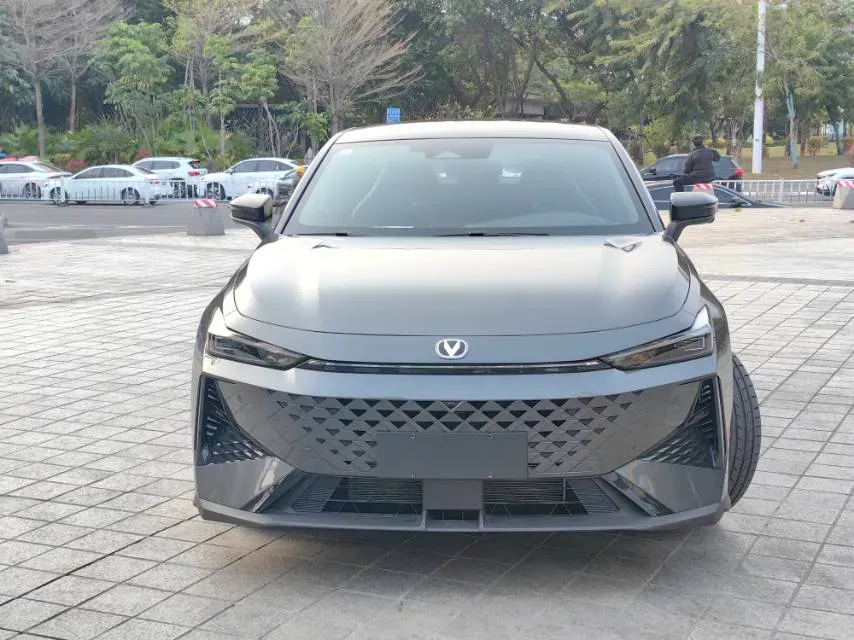 2024 ChangAn UNI-V 1.5T 188HP L4 7DCT,autocango,china used car exporter,china ev exporter,chinese used car exporter,chinese used ev exporter