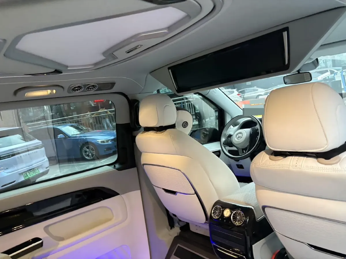 2021 Mercedes-Benz Vito 2.0T 211HP L4 9AT,autocango,china used car exporter,china ev exporter,chinese used car exporter,chinese used ev exporter