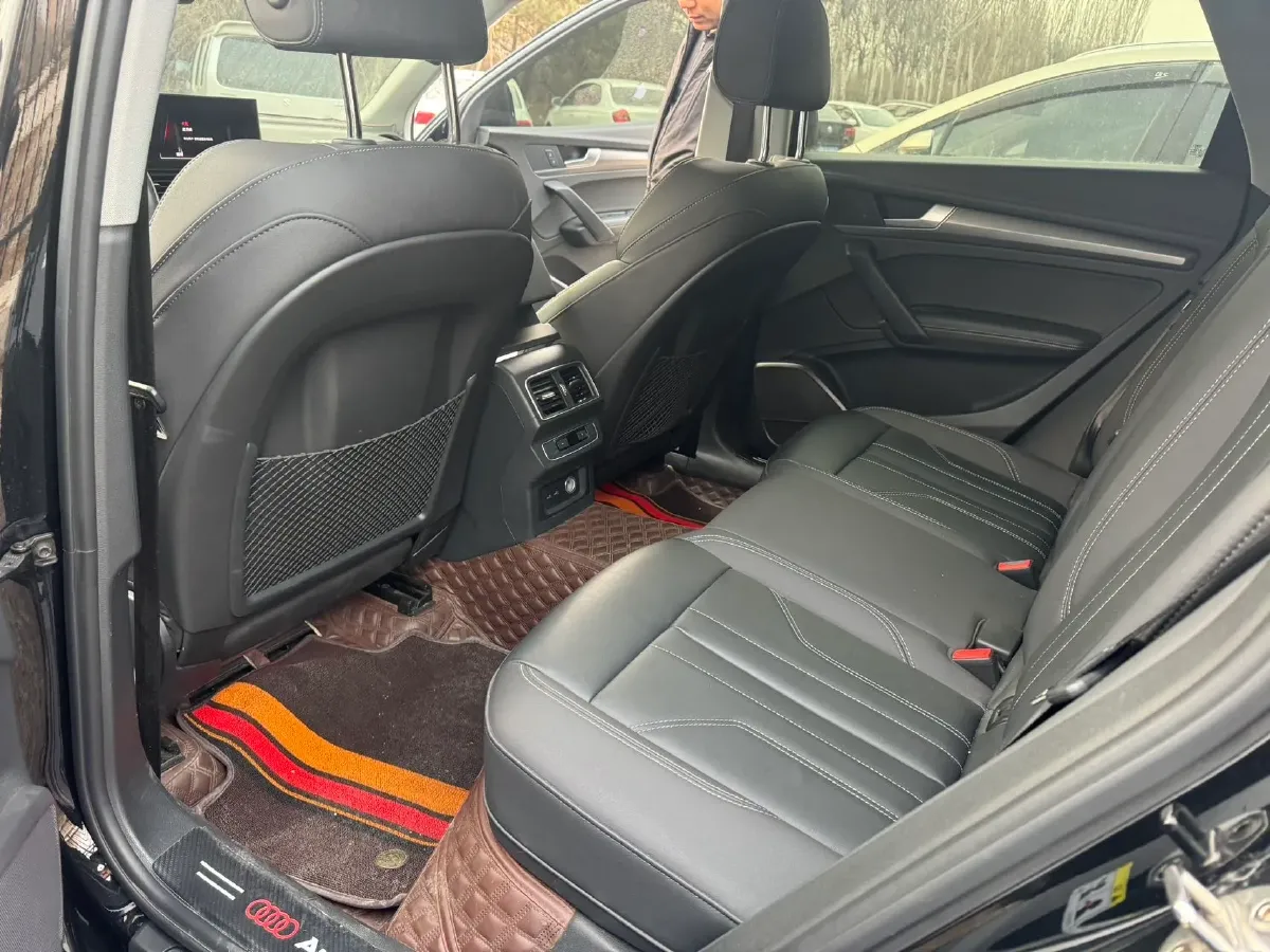 2022 Audi Q5L 2.0T 190HP L4 7DCT,autocango,china used car exporter,china ev exporter,chinese used car exporter,chinese used ev exporter