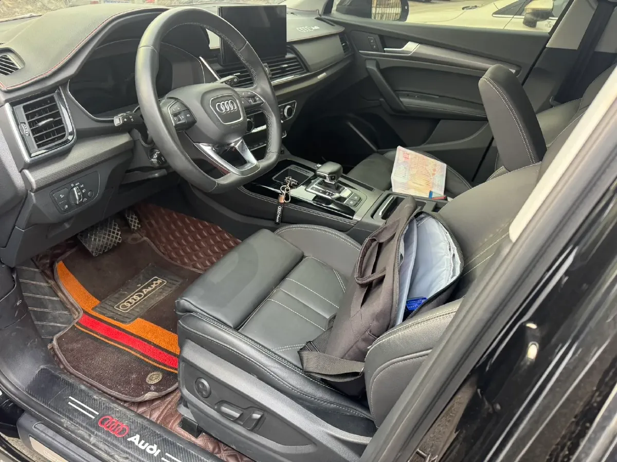 2022 Audi Q5L 2.0T 190HP L4 7DCT,autocango,china used car exporter,china ev exporter,chinese used car exporter,chinese used ev exporter