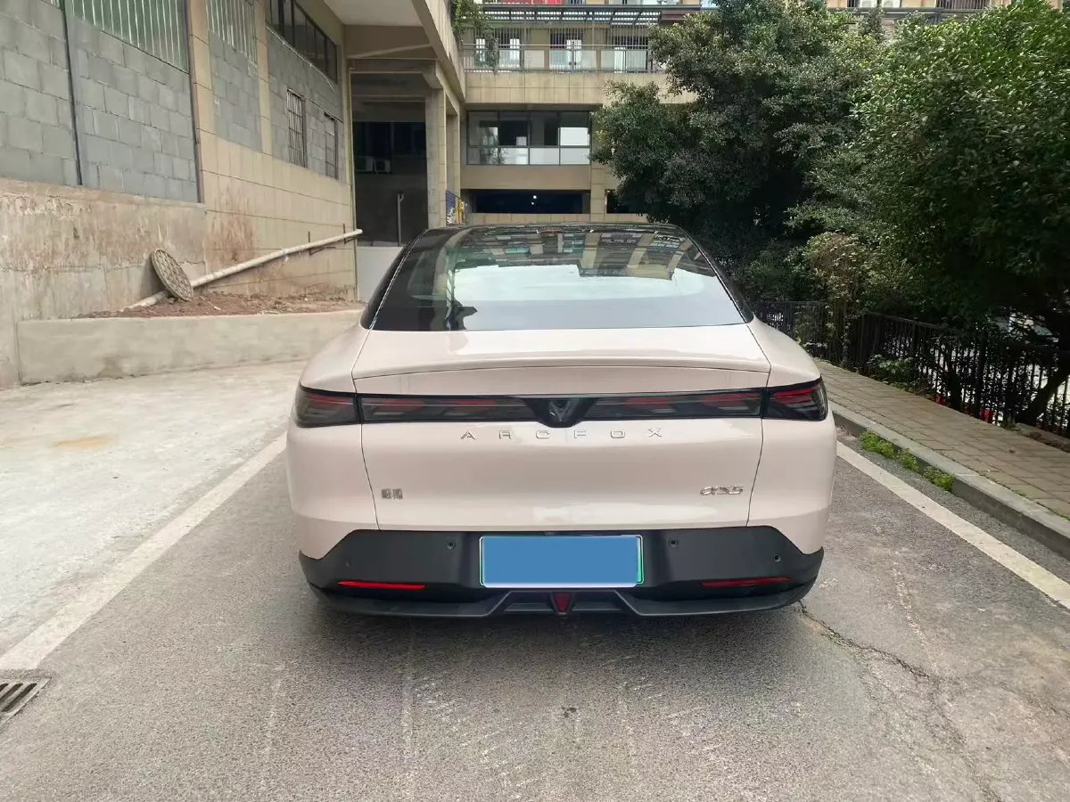 2024 ARCFOX αT5 BEV 79.2KWH,autocango,china used car exporter,china ev exporter,chinese used car exporter,chinese used ev exporter