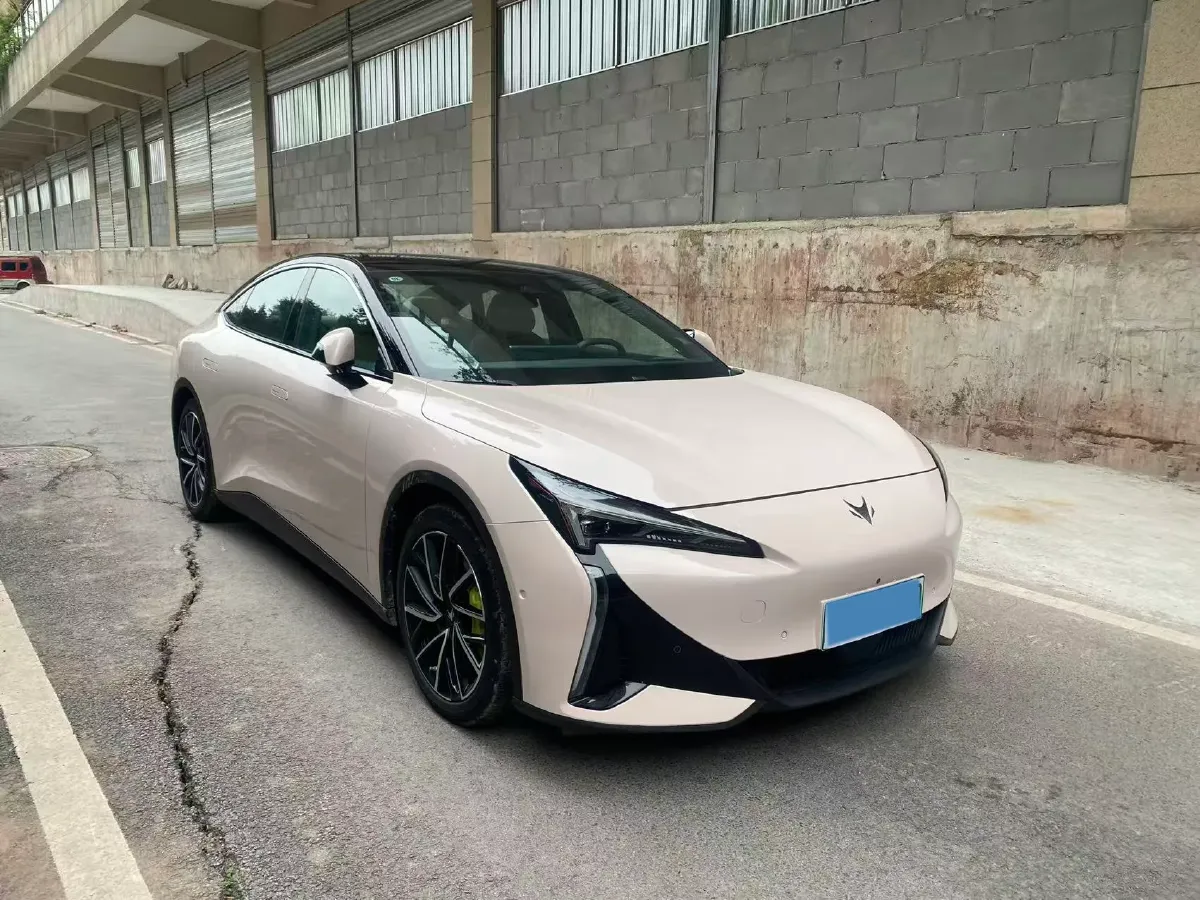 2024 ARCFOX αT5 BEV 79.2KWH,autocango,china used car exporter,china ev exporter,chinese used car exporter,chinese used ev exporter