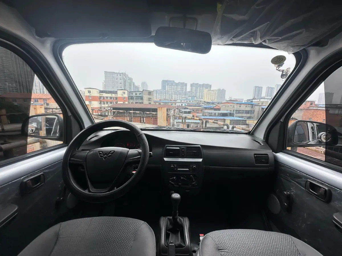 2021 WuLing RongGuang 1.5L 99HP L4 5MT,autocango,china used car exporter,china ev exporter,chinese used car exporter,chinese used ev exporter