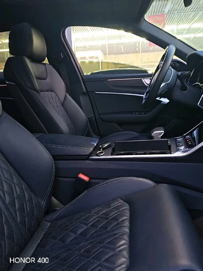 2024 Audi A6L 2.0T 245HP L4 7DCT,autocango,china used car exporter,china ev exporter,chinese used car exporter,chinese used ev exporter