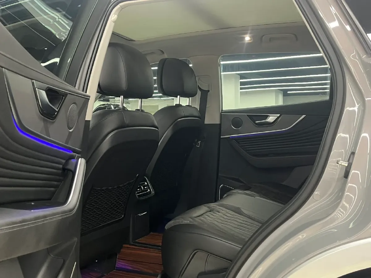 2023 HongQi HS5 2.0T 252HP L4 8AT,autocango,china used car exporter,china ev exporter,chinese used car exporter,chinese used ev exporter