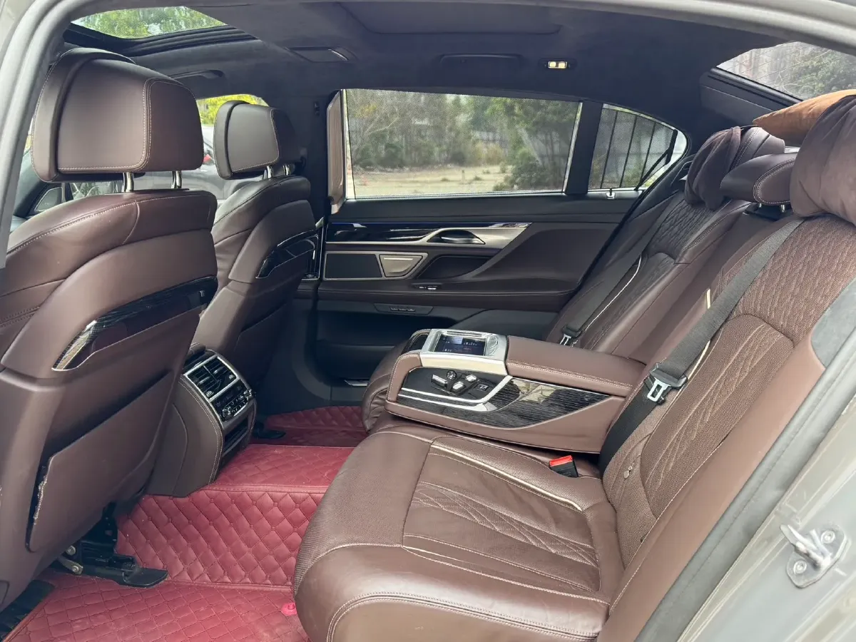 2019 BMW 7 Series 2.0T 265HP L4 8AT,autocango,china used car exporter,china ev exporter,chinese used car exporter,chinese used ev exporter