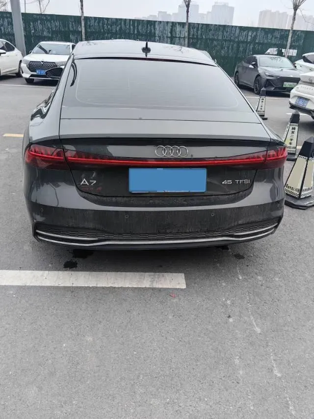 2021 Audi A7 2.0T 245HP L4 7DCT,autocango,china used car exporter,china ev exporter,chinese used car exporter,chinese used ev exporter