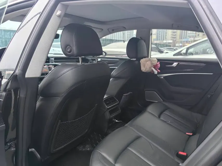 2021 Audi A7 2.0T 245HP L4 7DCT,autocango,china used car exporter,china ev exporter,chinese used car exporter,chinese used ev exporter