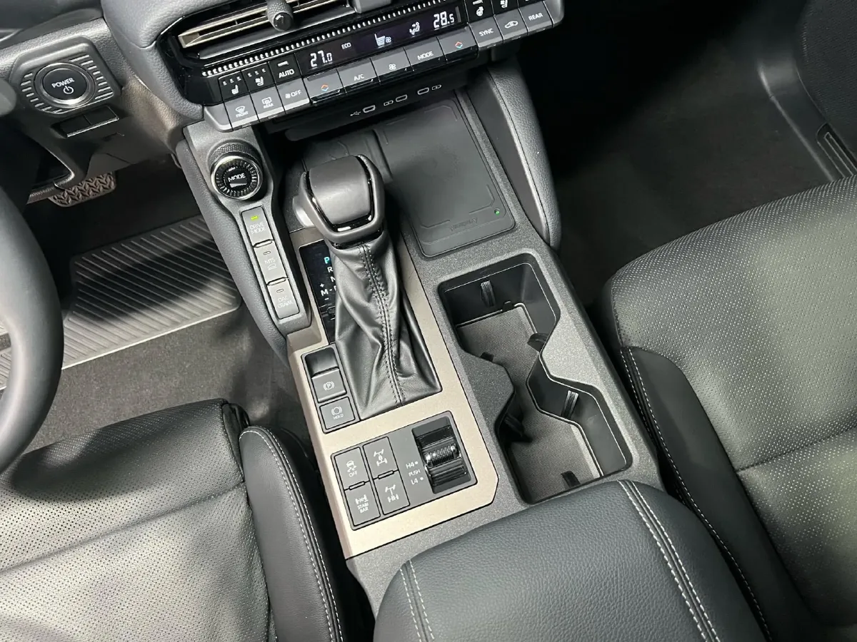 2024 Toyota Land Cruiser Prado 2.4T 282HP L4 8AT Hybrid,autocango,china used car exporter,china ev exporter,chinese used car exporter,chinese used ev exporter