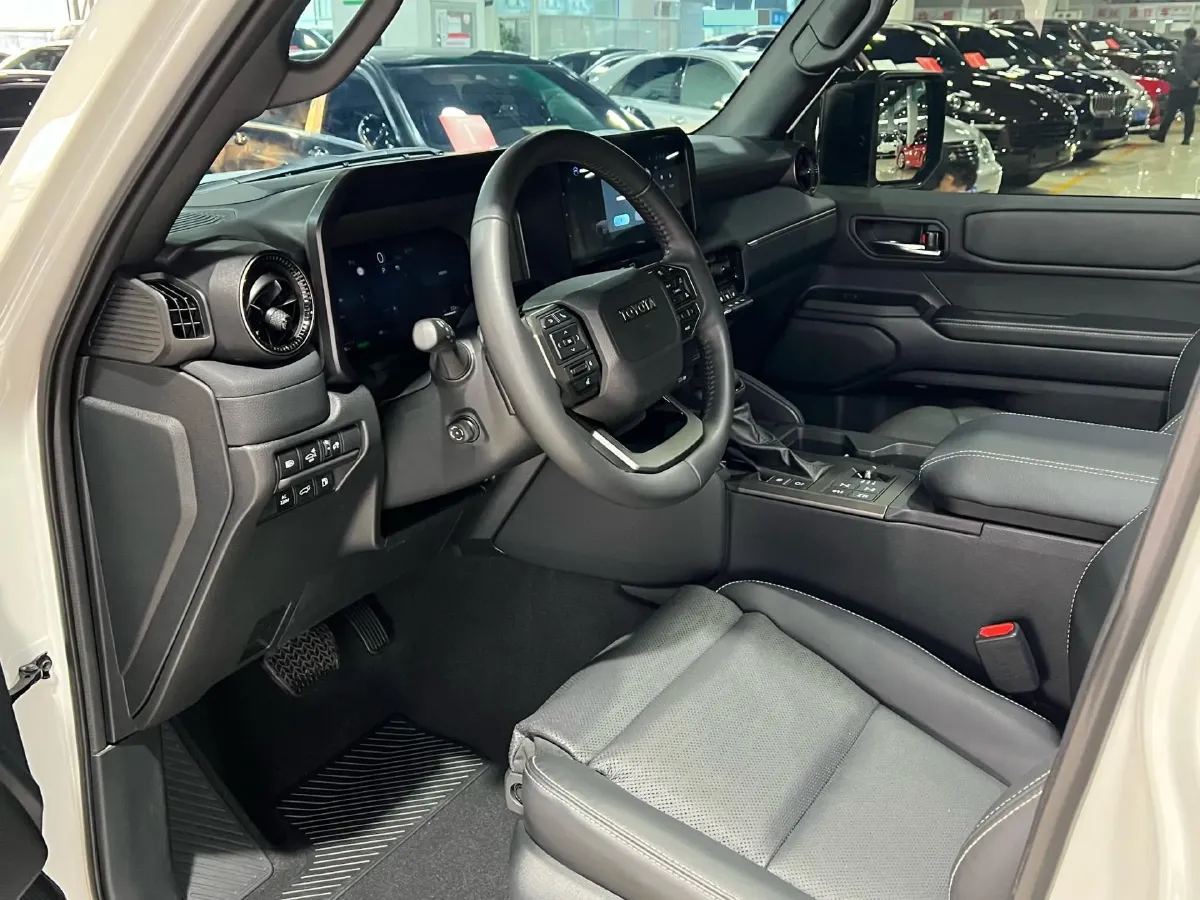 2024 Toyota Land Cruiser Prado 2.4T 282HP L4 8AT Hybrid,autocango,china used car exporter,china ev exporter,chinese used car exporter,chinese used ev exporter